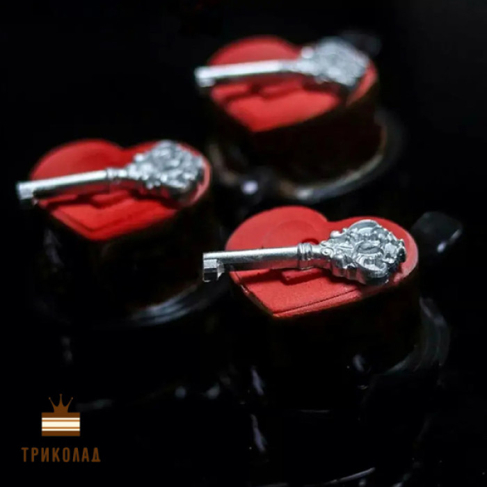 Серце - замкова щілина 65 х 60 х H35 мм (8 чарунок). Форма силіконова 292 х 172 х H40 мм. Китай, 1 шт. Серце - замкова щілина 65 х 60 х H35 мм (8 чарунок). Форма силіконова 292 х 172 х H40 мм. Китай, 1 шт.